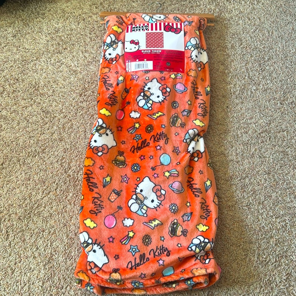 Hello Kitty hamburger blanket